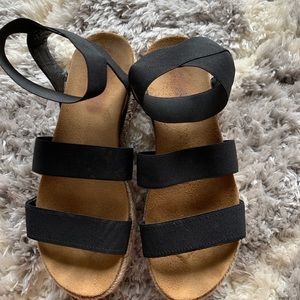 Size 9 Steve Madden Sandler platforms